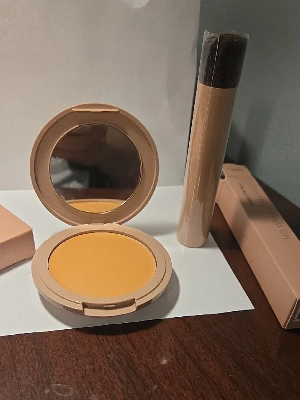 No Makeup Makeup Foundatiin & Brush
